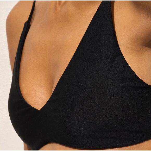 J.Crew Classic Sculpt Lana Bikini Top SZ L Black V-Neck Adjustable Removable Pad - Picture 3 of 9